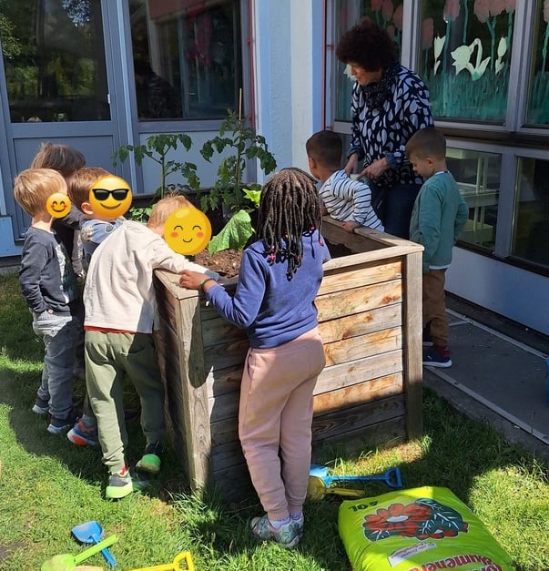 🌱 Hochbeete im Kindergarten – Natur mit allen Sinnen erleben